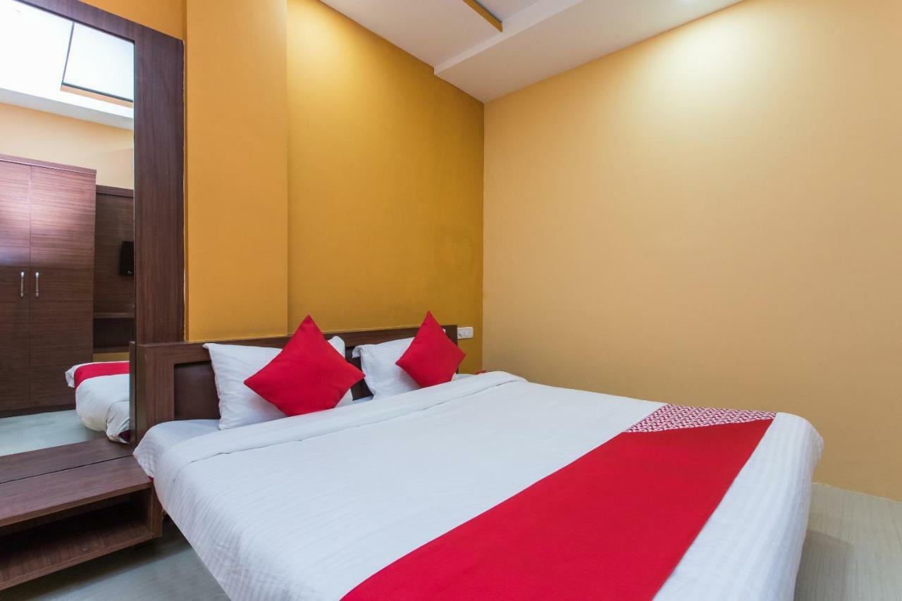 Oyo 17161 Hotel Mahalaxmi Ujjain Extérieur photo